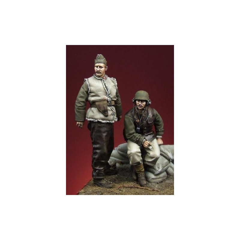 HUNGARIAN MOTORIZED ARTILLERY OFFICER & NCO (2 figures), The Bodi, TB-35034,1:35