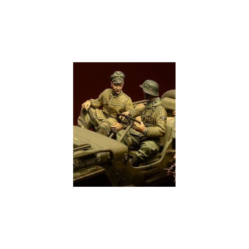D-Day Miniature, 35030,1:35, Waffen SS Jeep Crew, Ardennes 1944 (2 figures)