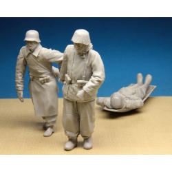 STALINGRAD , 1:35, Wounded Evacuation. German Infantrymen and boat-sled, S-3588