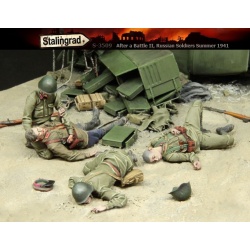 STALINGRAD MINIATURES, 1:35, After a Battle II Russian Soldiers, Summer , S-3509