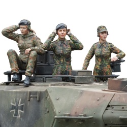 SOL RESIN FACTORY, MM239, 1:16, Bundeswehr Female Tank Crew (3 FIG.)