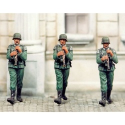SOL RESIN FACTORY, MM078, 1/35, CLARINET PLAYER (3 FIGURES)
