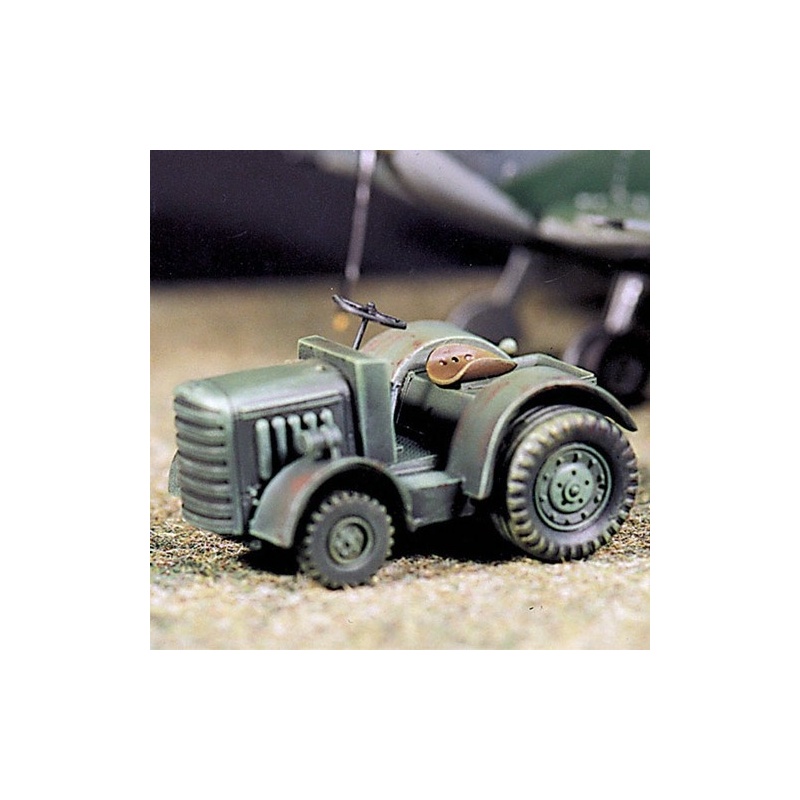 SOL RESIN FACTORY 1:48 MM061 R.A.F DISPERSAL TRACTOR 