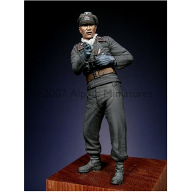 ALPINE MINIATURES 35026, Early WW2 Panzer Officer, SCALE 1:35
