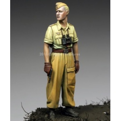 ALPINE MINIATURES 35220, Officer 1st FJ Div in Italy, SCALE 1:35