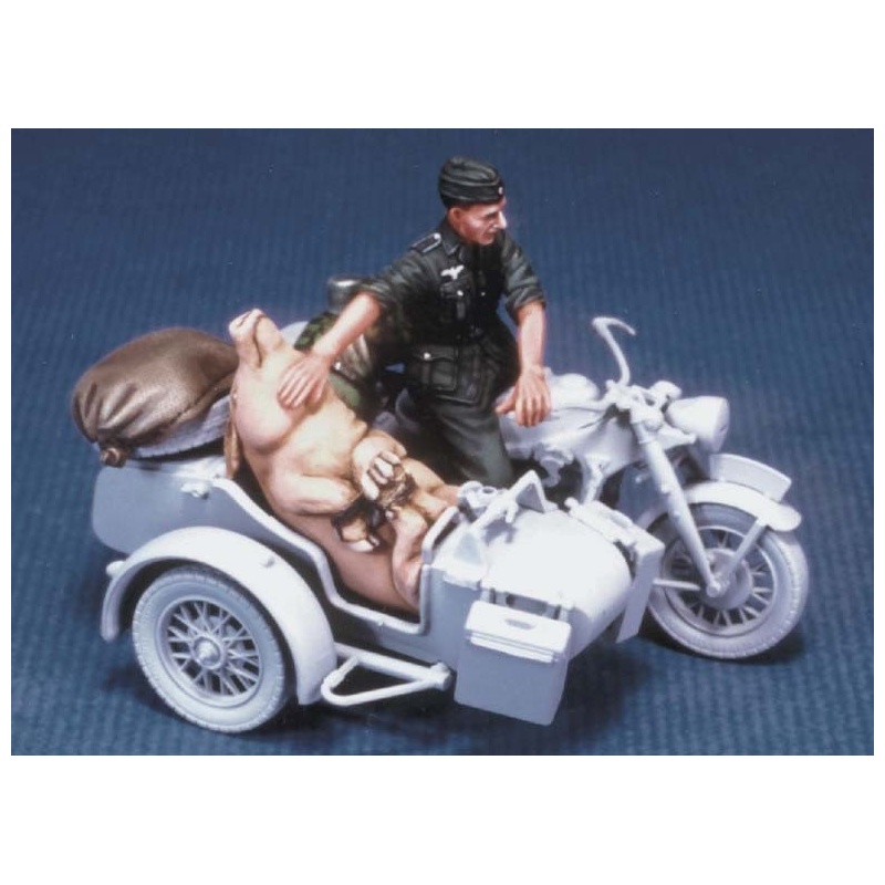 LEGEND PRODUCTION, LF0029, German motorcycle rider with a pig (WWⅡ),1:35