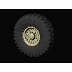 RE35-588 HEMTT Road wheels (New pattern) , PANZERART, 1/35