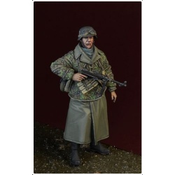 D-Day Miniature, 35160 – Waffen SS Soldier with MP40, Ardennes 1944, SCALE 1/35