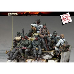 STALINGRAD 1:35, Panzer Riders, Hungary 1945 Big Set 13 figures and accessories , WWI, S-3220