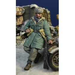 D-Day Miniature, 35182 – Waffen SS Soldier 2, Hungary, Winter 1945 , SCALE 1/35